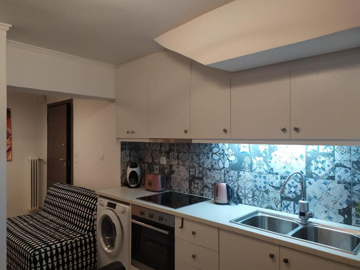 Stylish, Comfortable, Basement Loft-like With Amenities